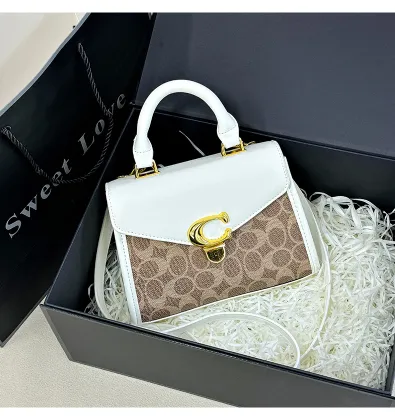  European and American Retro Fashion Shoulder Bag 